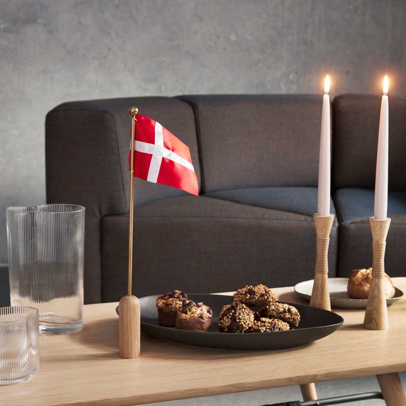 Andersen Furniture, Celebrate bordflag