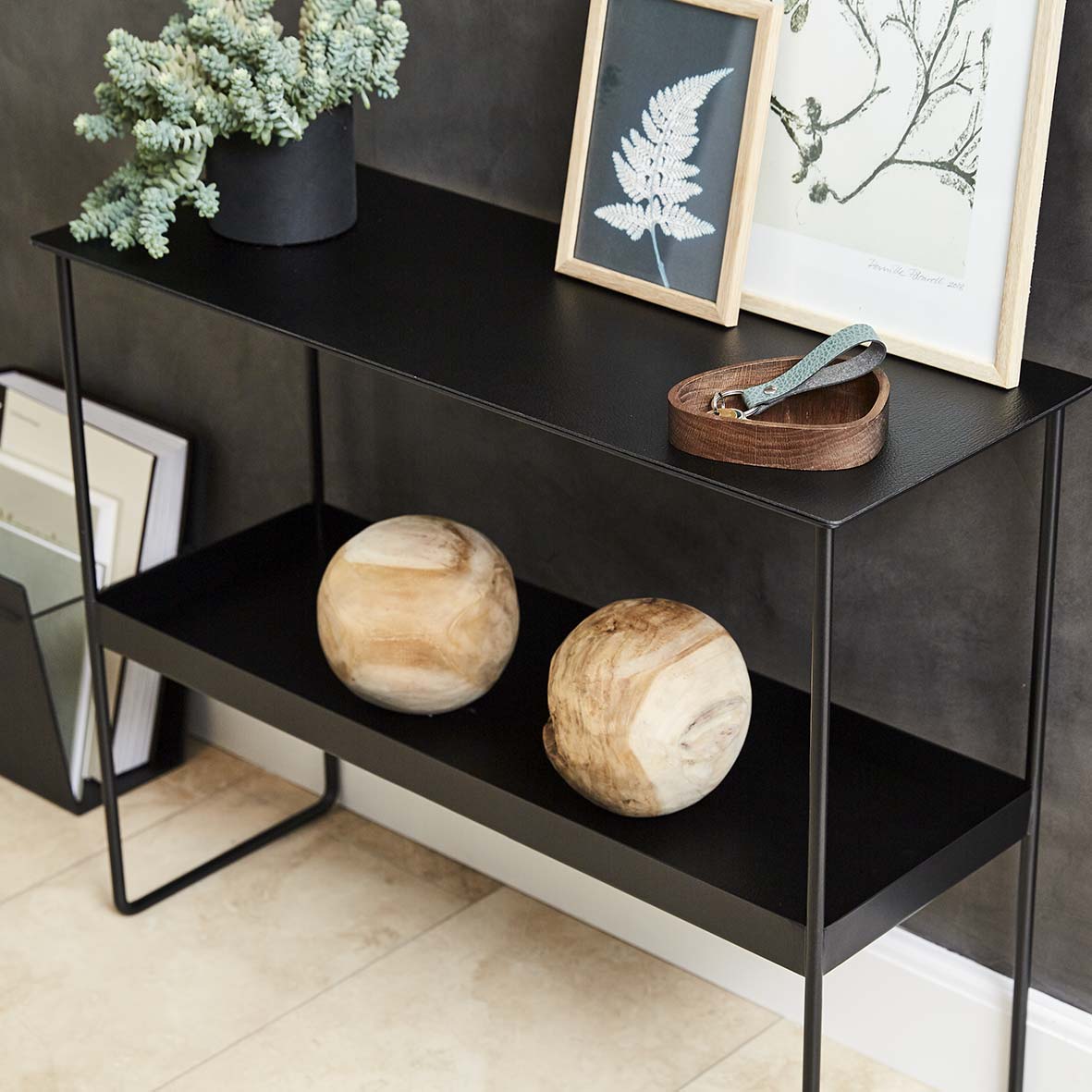 Lind DNA Console Table