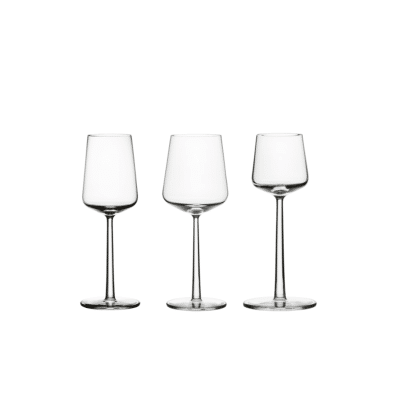 Giv iitala Essence glas som firmajulegaver. Komplet pakke på 8x3 glas, bestående af hvid-rød-og derssertvinglas. Nyd en kølig vin i disse elegante glas, uanset hvad du er til - juleriget.dk