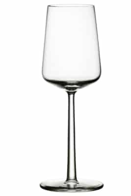 Få en komplet samling af vinglas fra Iitala i firmajulegave. Elegante glas der kan opfylde dine behov, hvadenten du drikker rød-eller hvidvin, der er også nok glas til gæster og familie - juleriget.dk